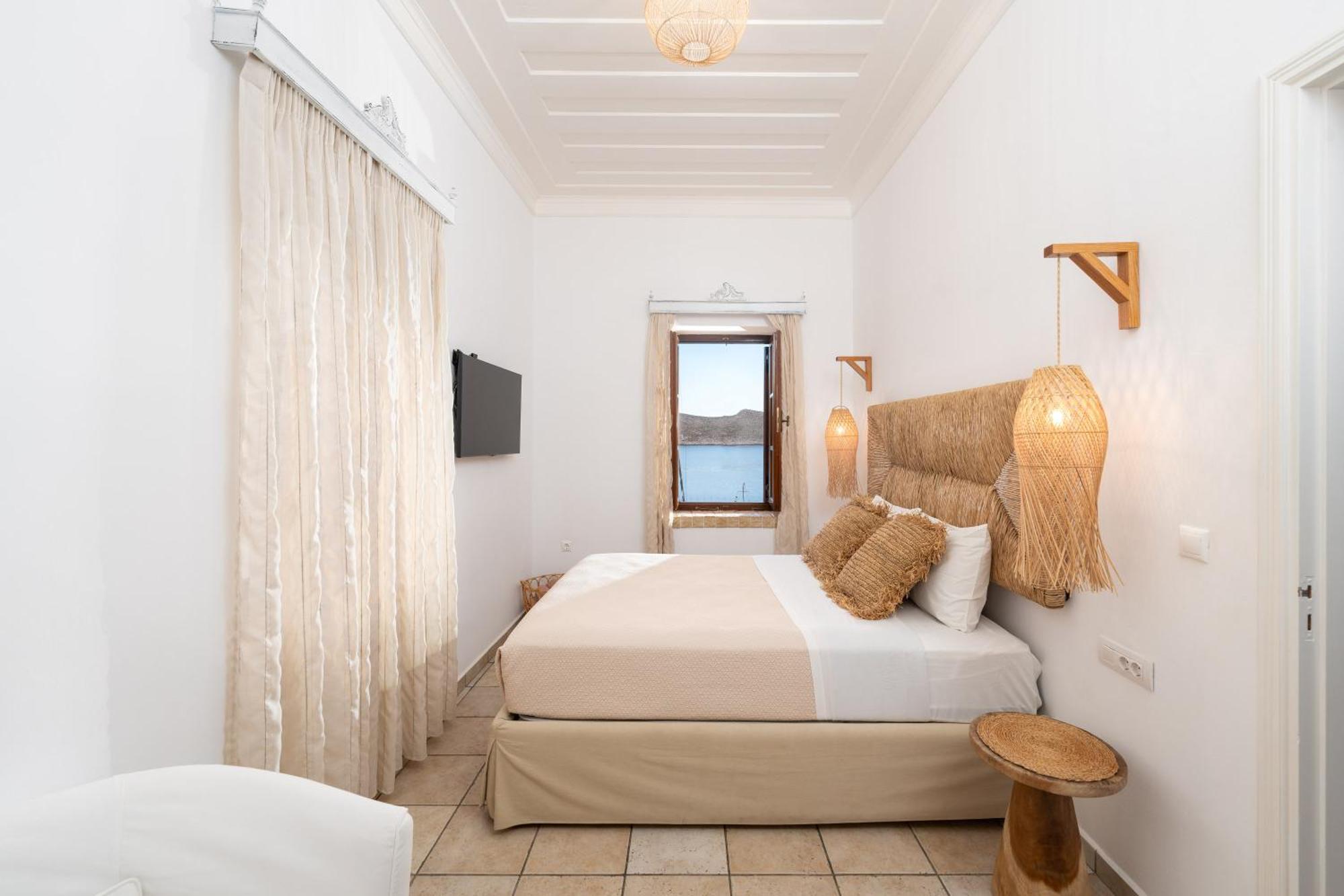Villa Antonis Chalki Town Bagian luar foto