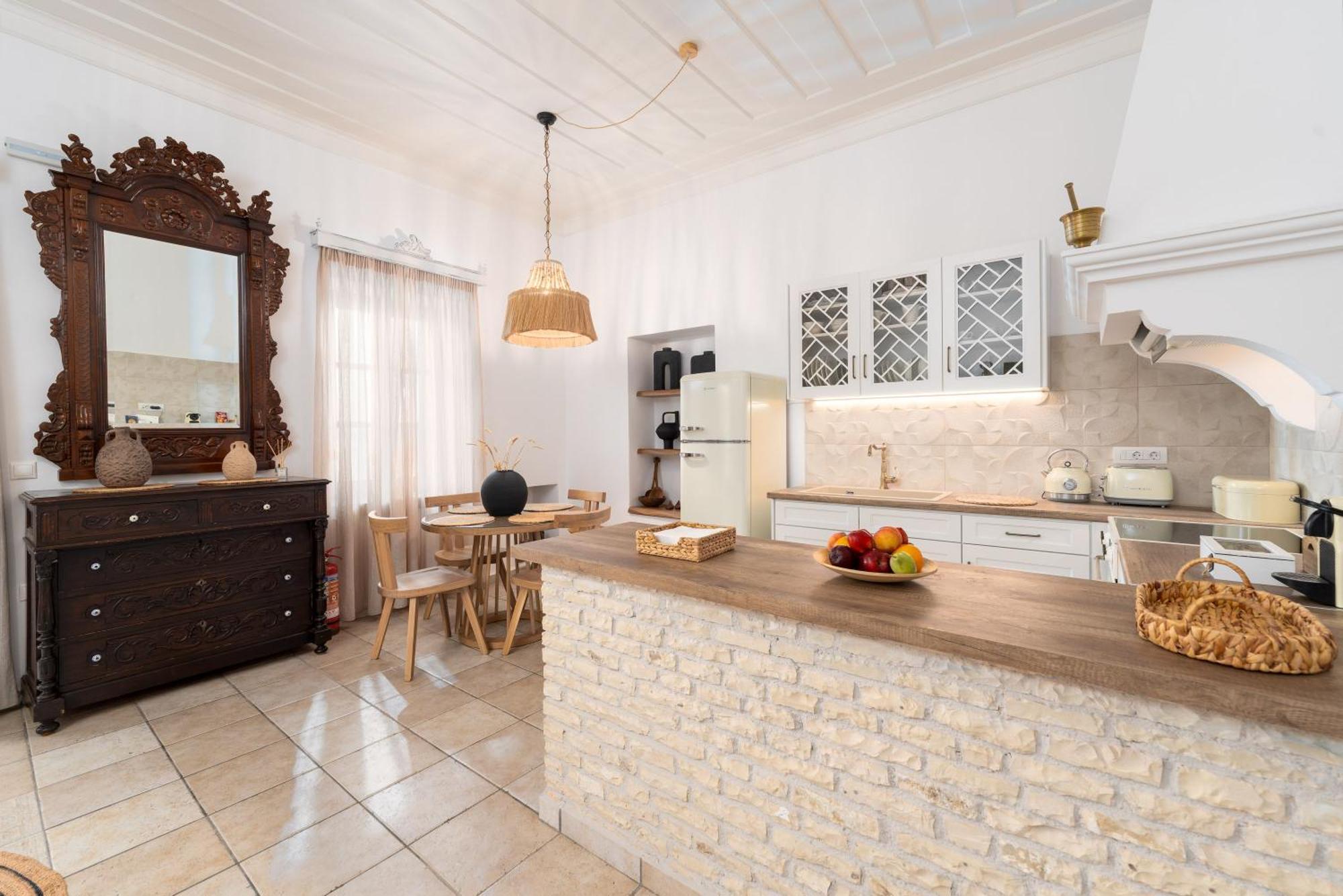 Villa Antonis Chalki Town Bagian luar foto