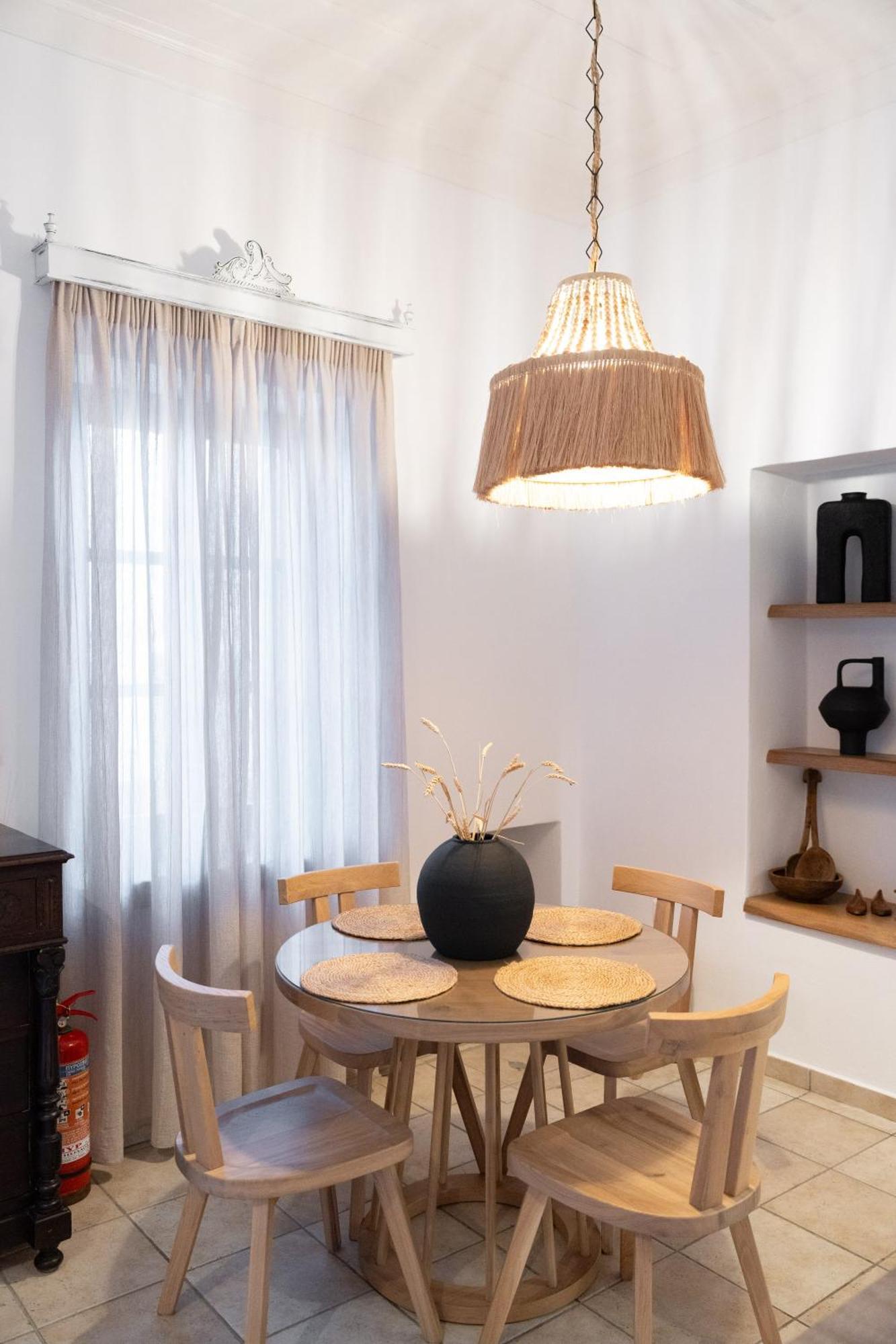 Villa Antonis Chalki Town Bagian luar foto