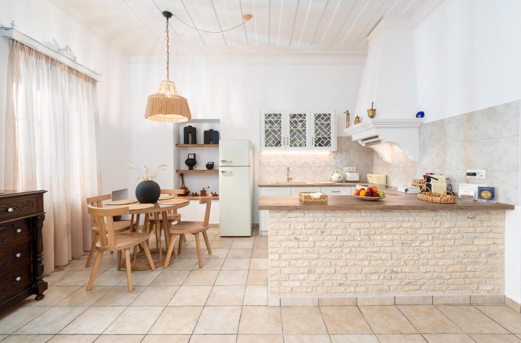 Villa Antonis Chalki Town Bagian luar foto